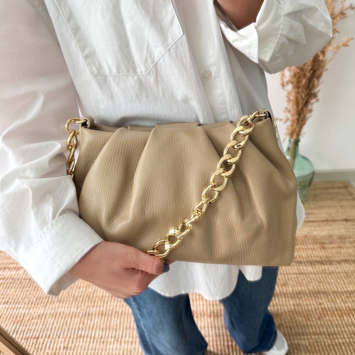 Bolso piel fruncida taupe