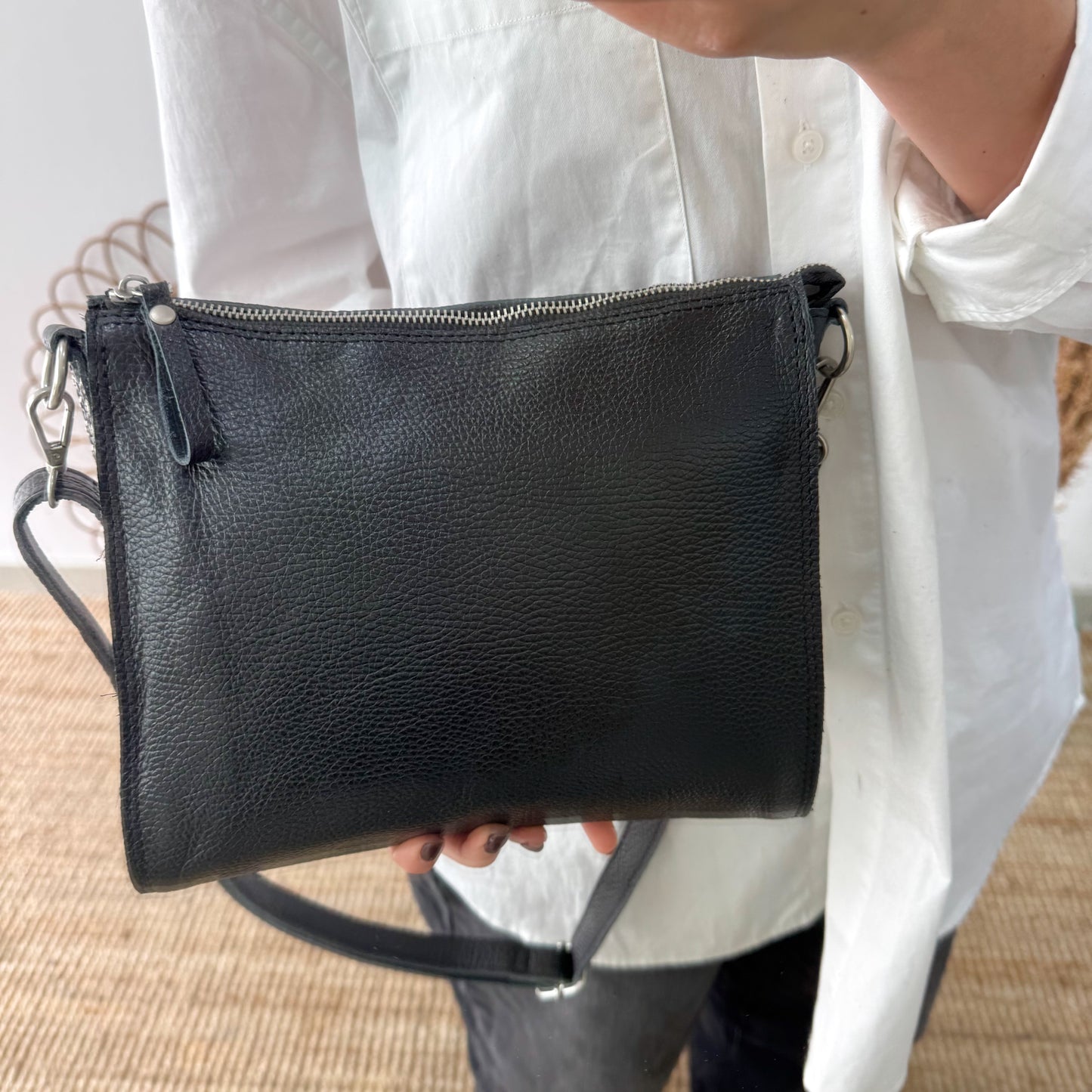 Bandolera negra piel herrajes plata