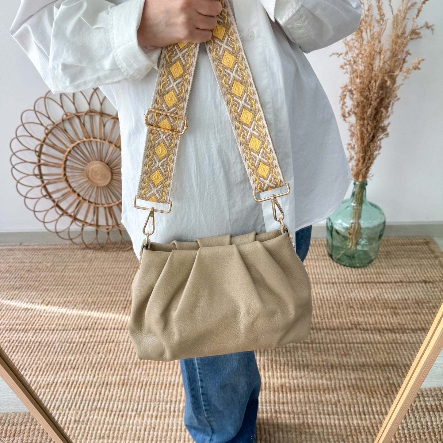 Bolso piel fruncida taupe