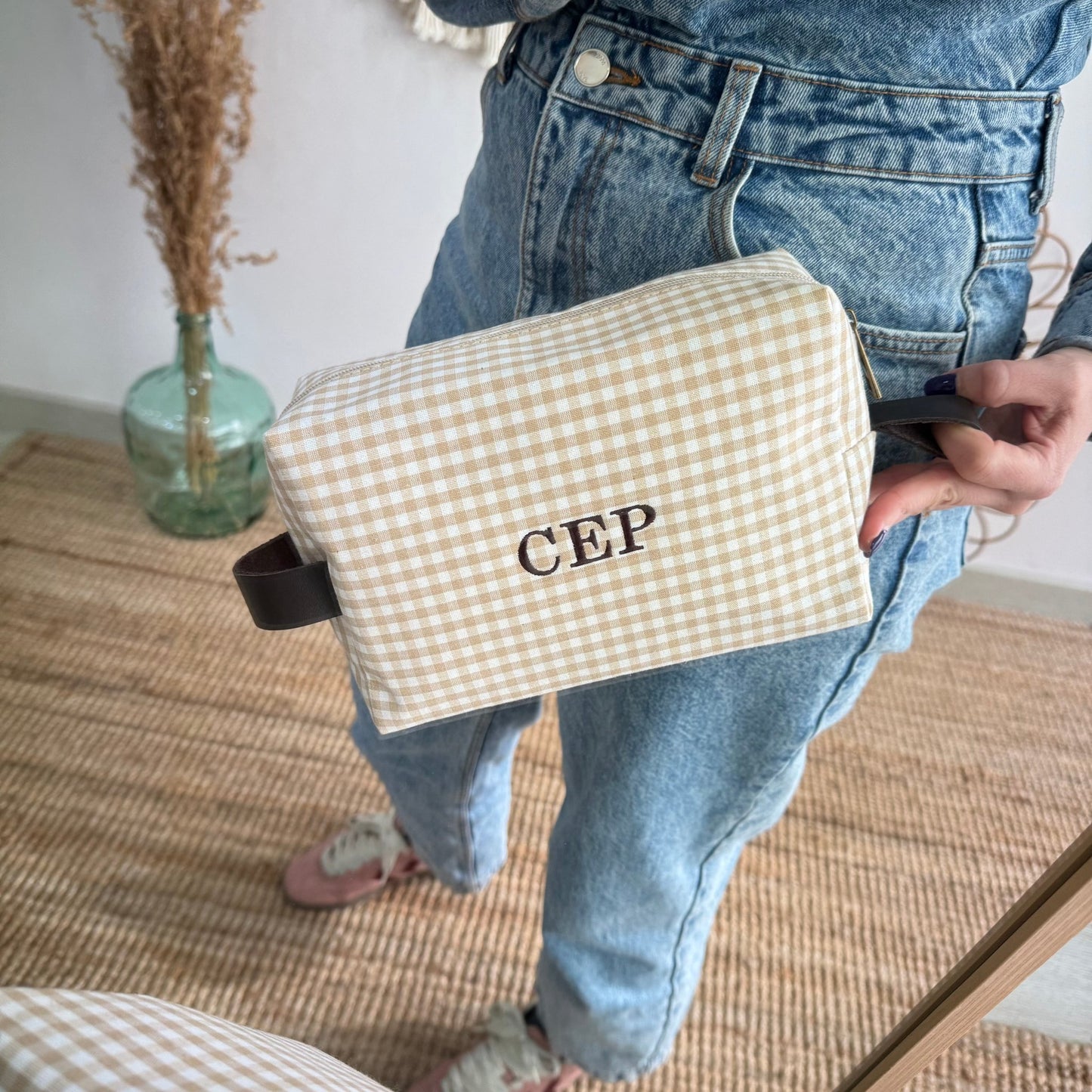 Neceser combinado algodon y piel cuadros vichy beige iniciales bordadas - Bubbleshopbcn