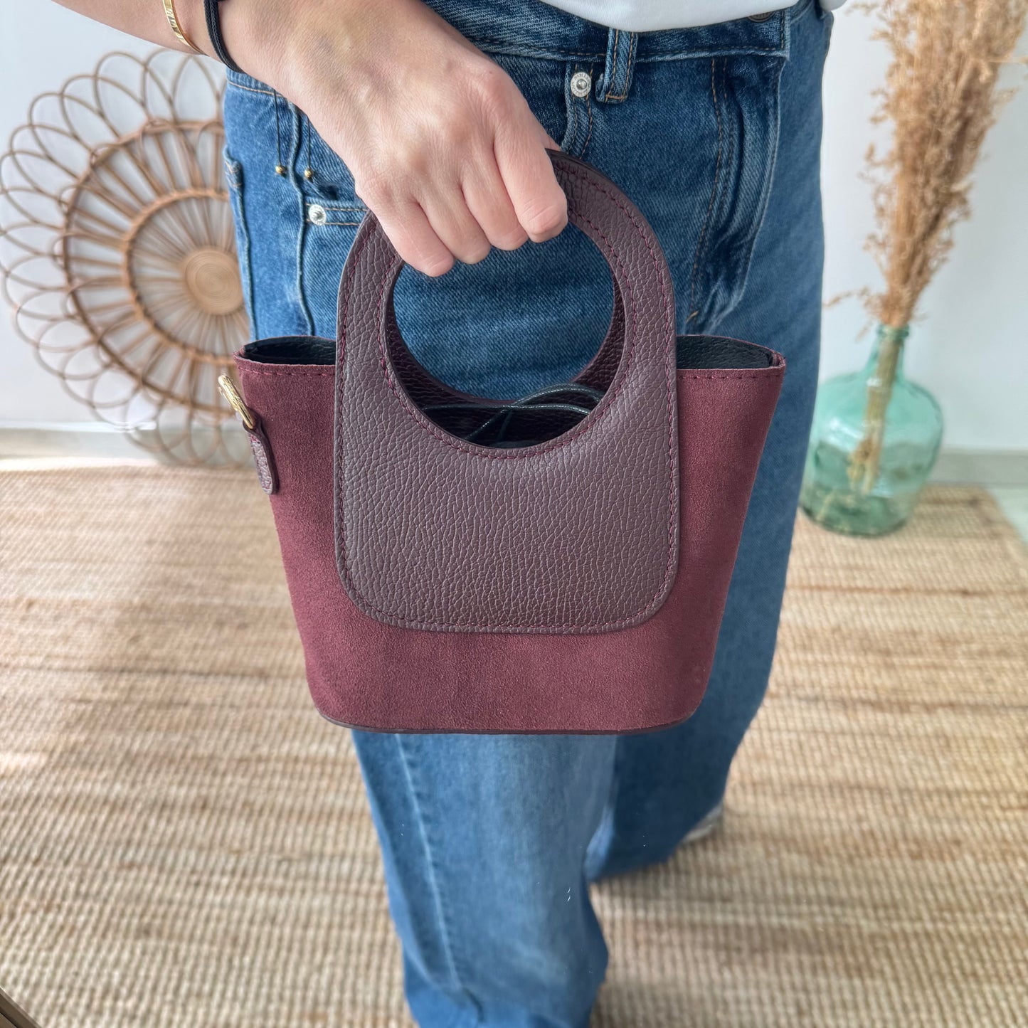 Mini Tote circular en piel y serraje granate