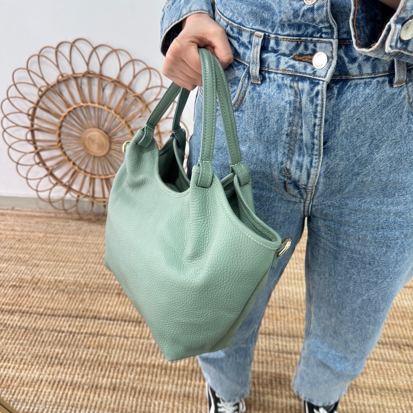 Bolso saca mediana mint piel
