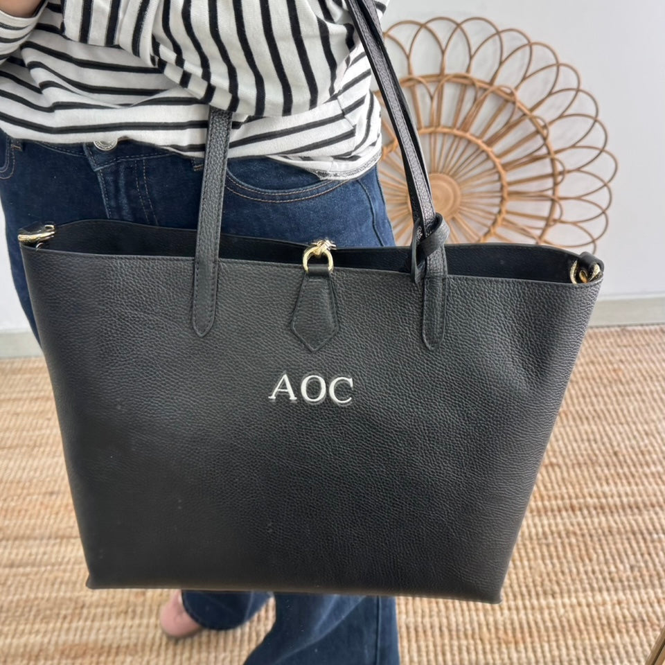 Bolso shopper piel negro cierre iniciales bordadas