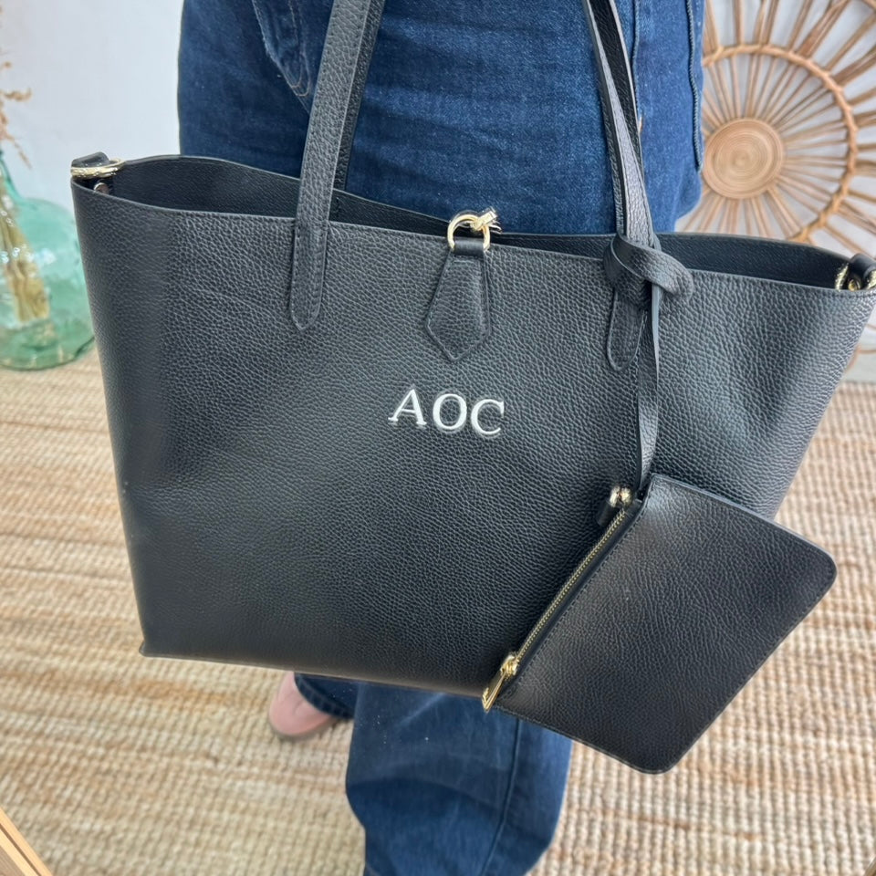 Bolso shopper piel negro cierre iniciales bordadas