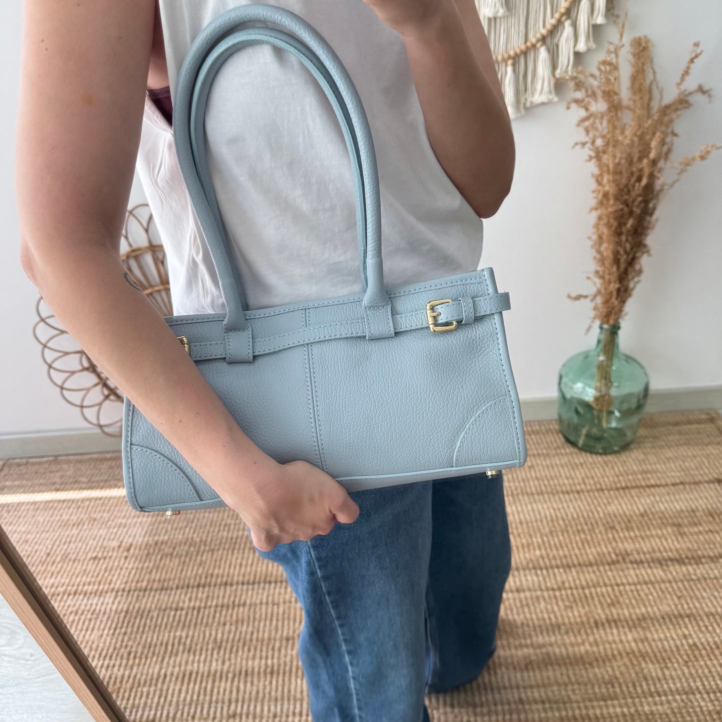 Bolso piel cierre cinturón celeste