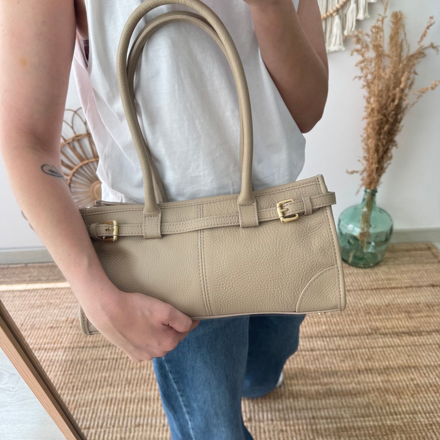 Bolso piel cierre cinturón taupe