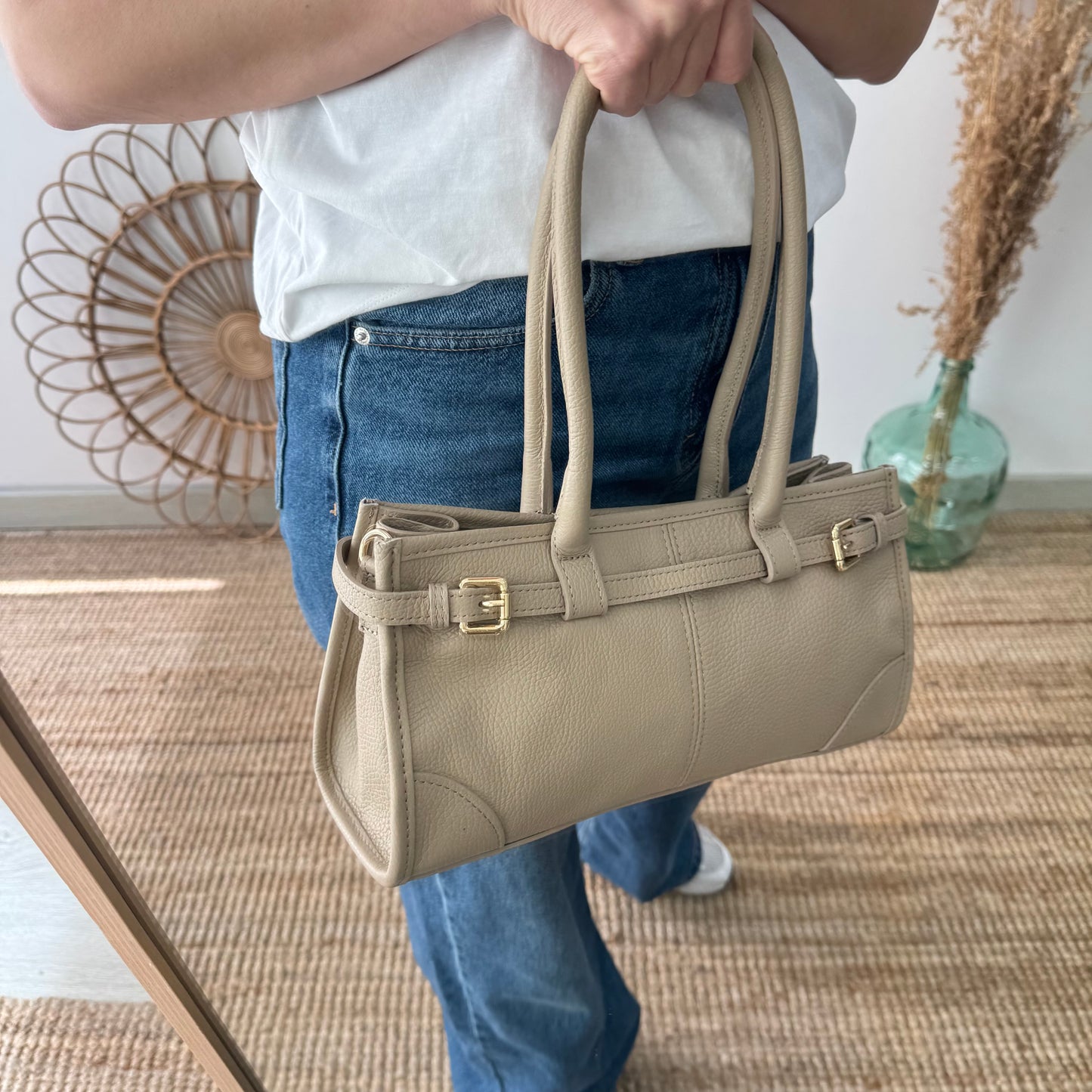 Bolso piel cierre cinturón taupe
