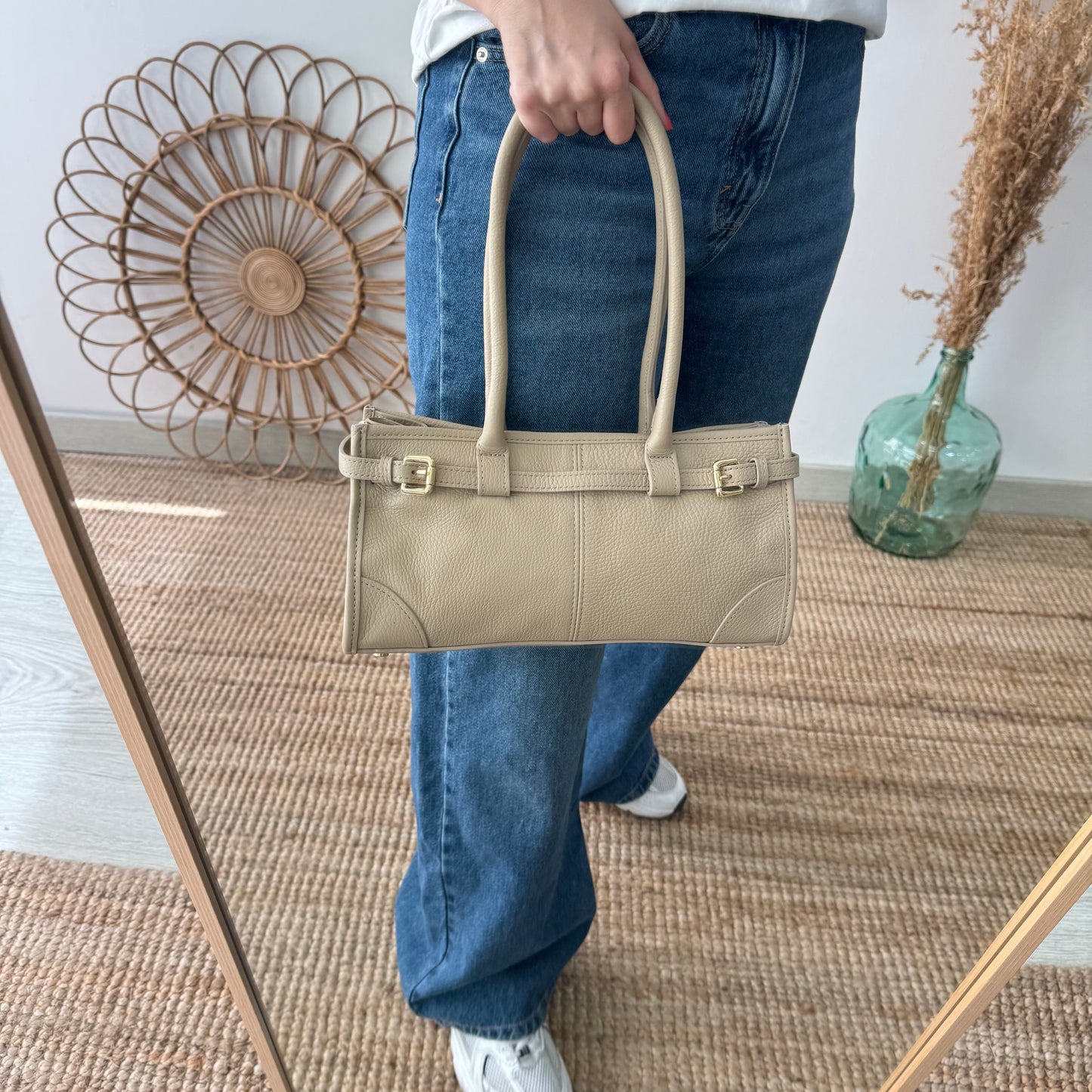 Bolso piel cierre cinturón taupe