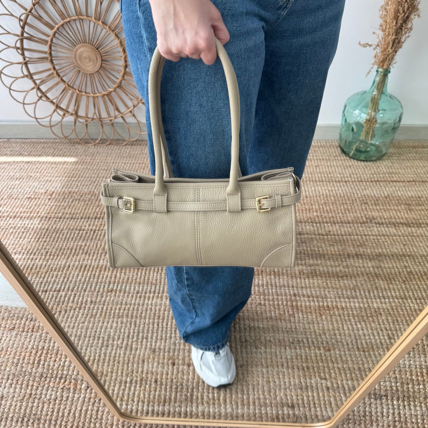 Bolso piel cierre cinturón taupe