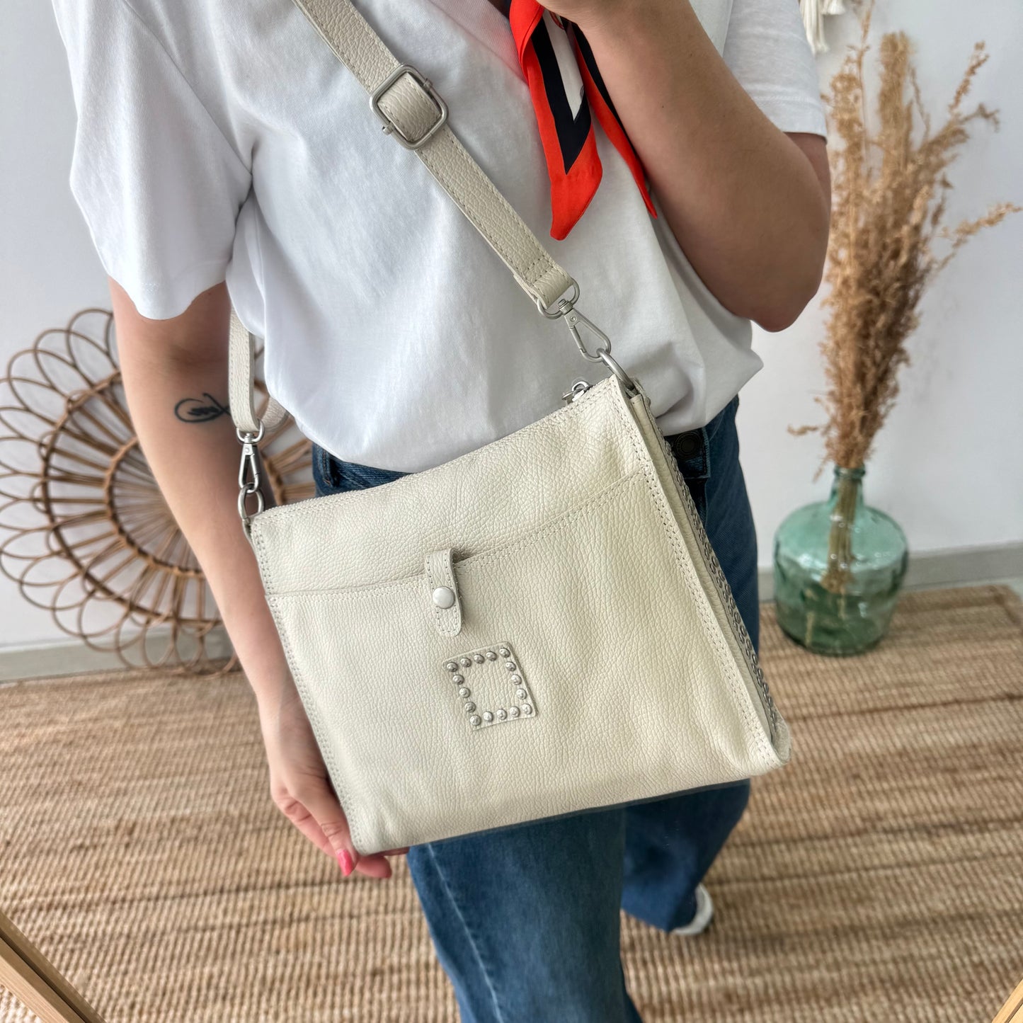 Bandolera beige piel herrajes plata
