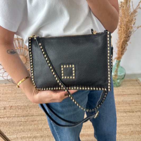 Bandolera negro piel tachuelas doradas