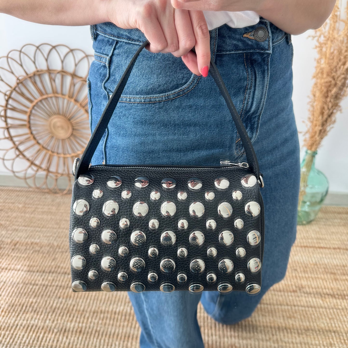 Bolso bowling negra piel tachuelas herrajes plata