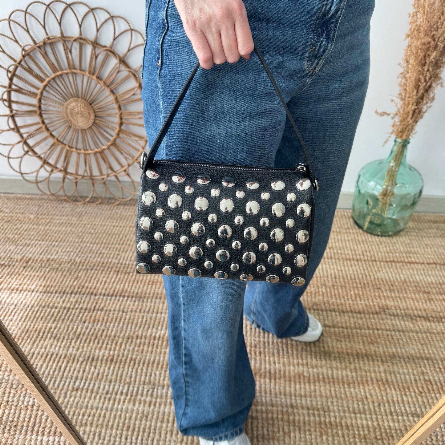 Bolso bowling negra piel tachuelas herrajes plata