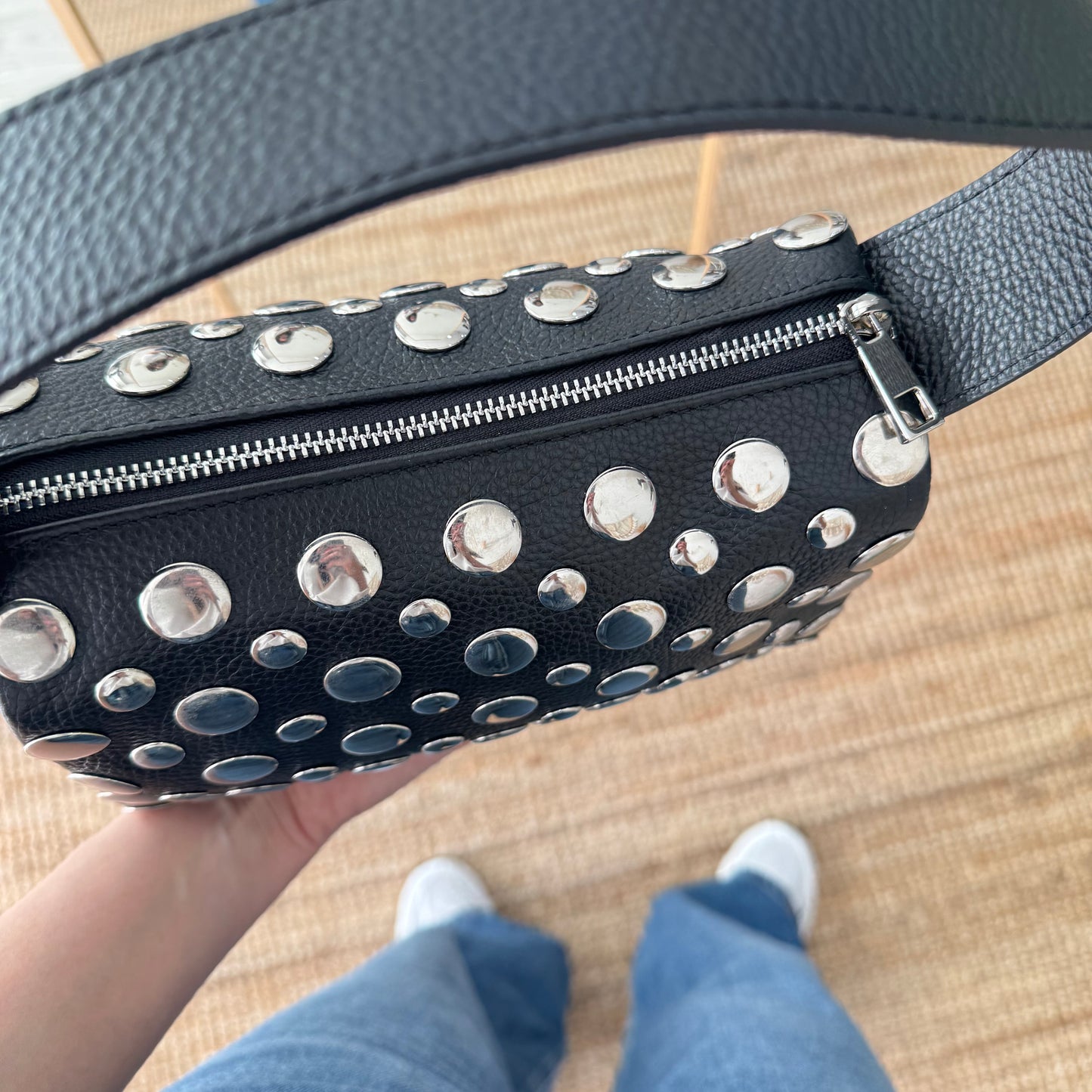 Bolso bowling negra piel tachuelas herrajes plata