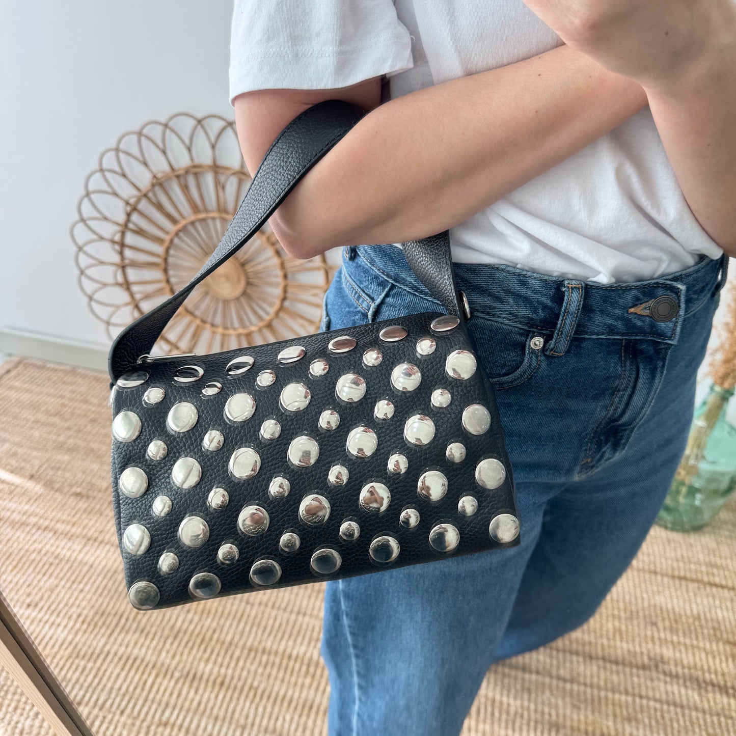 Bolso bowling negra piel tachuelas herrajes plata