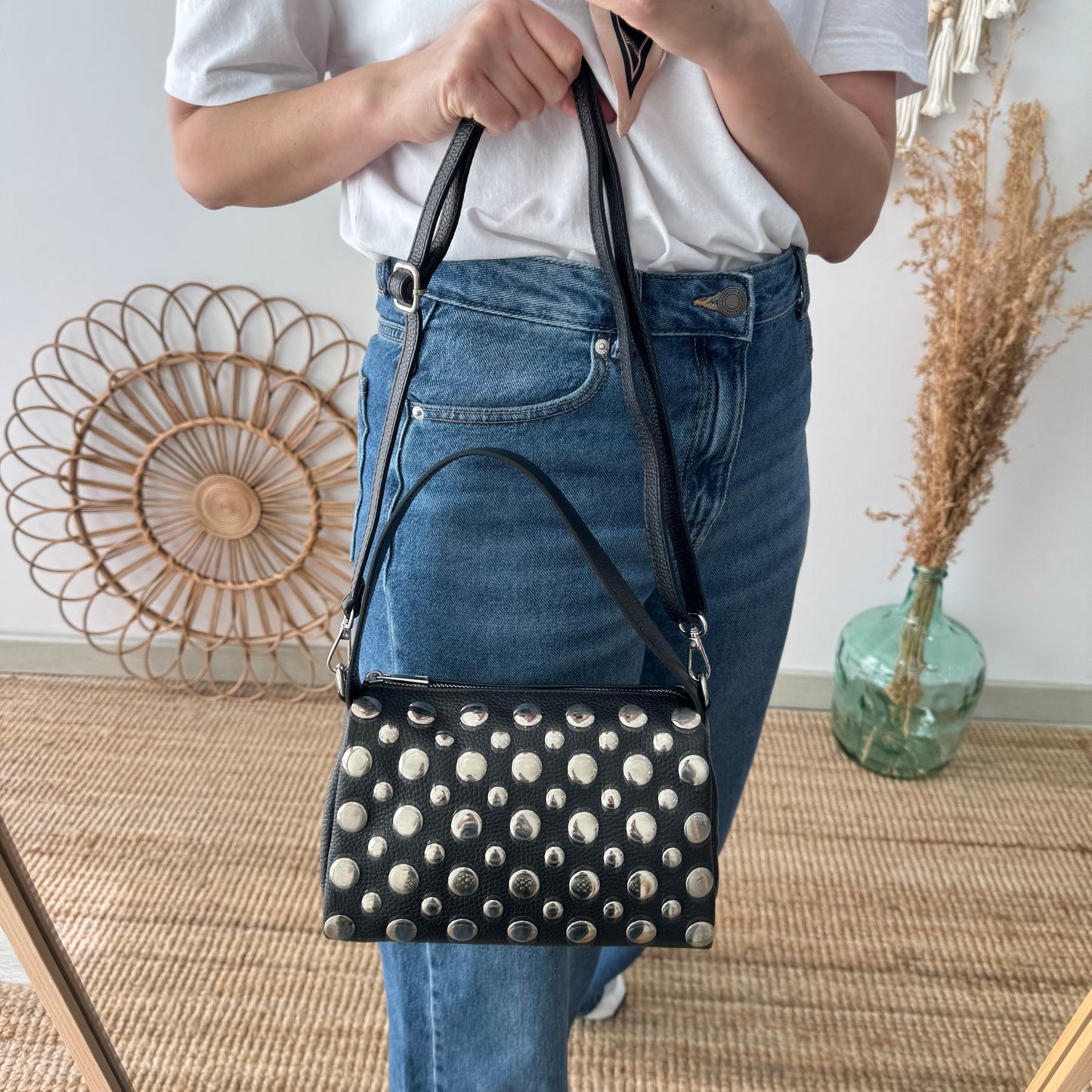 Bolso bowling negra piel tachuelas herrajes plata