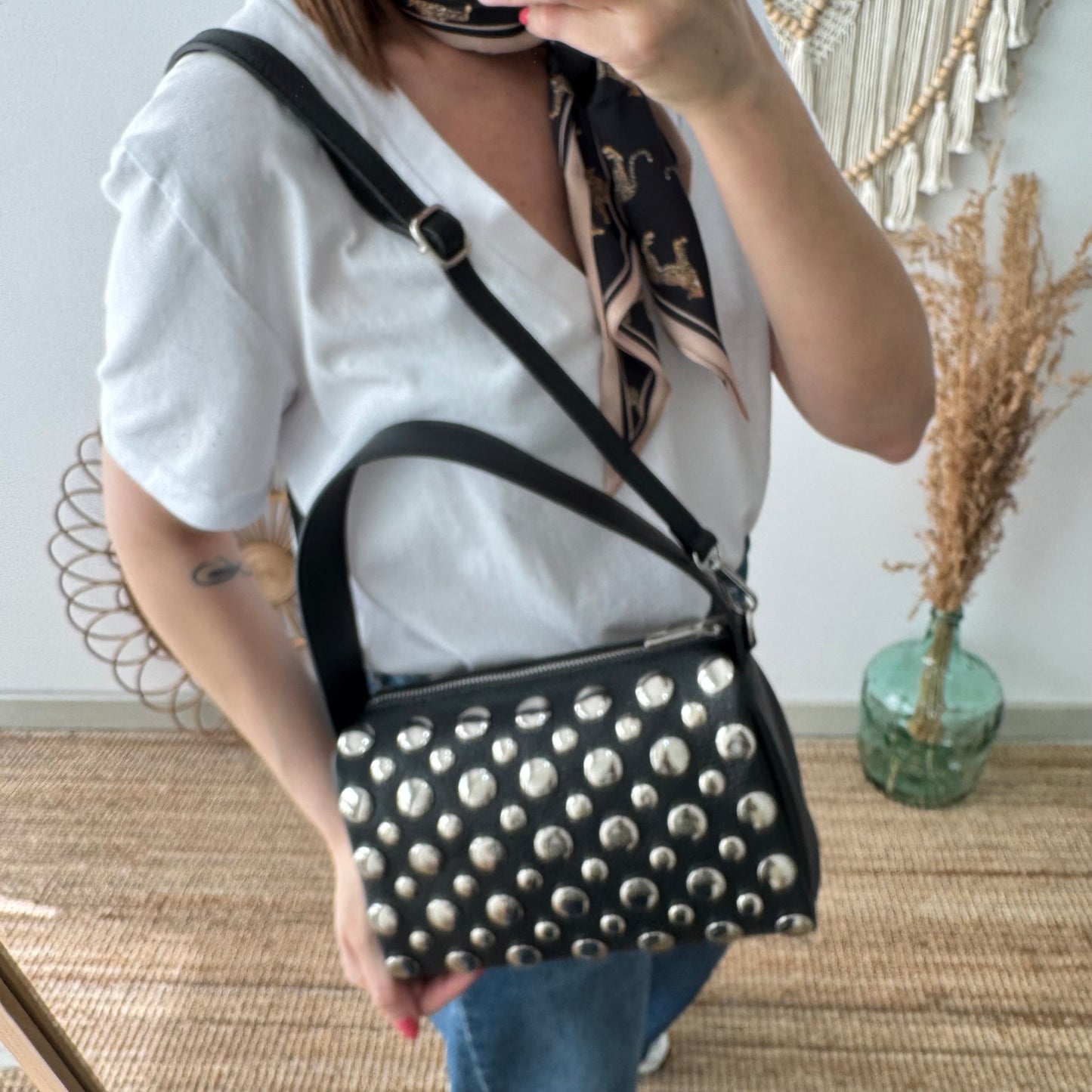Bolso bowling negra piel tachuelas herrajes plata