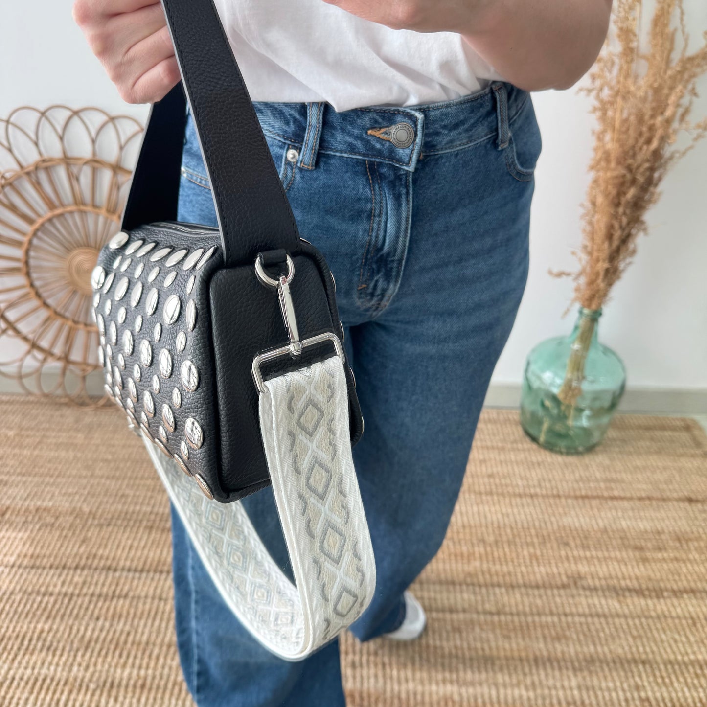 Bolso bowling negra piel tachuelas herrajes plata