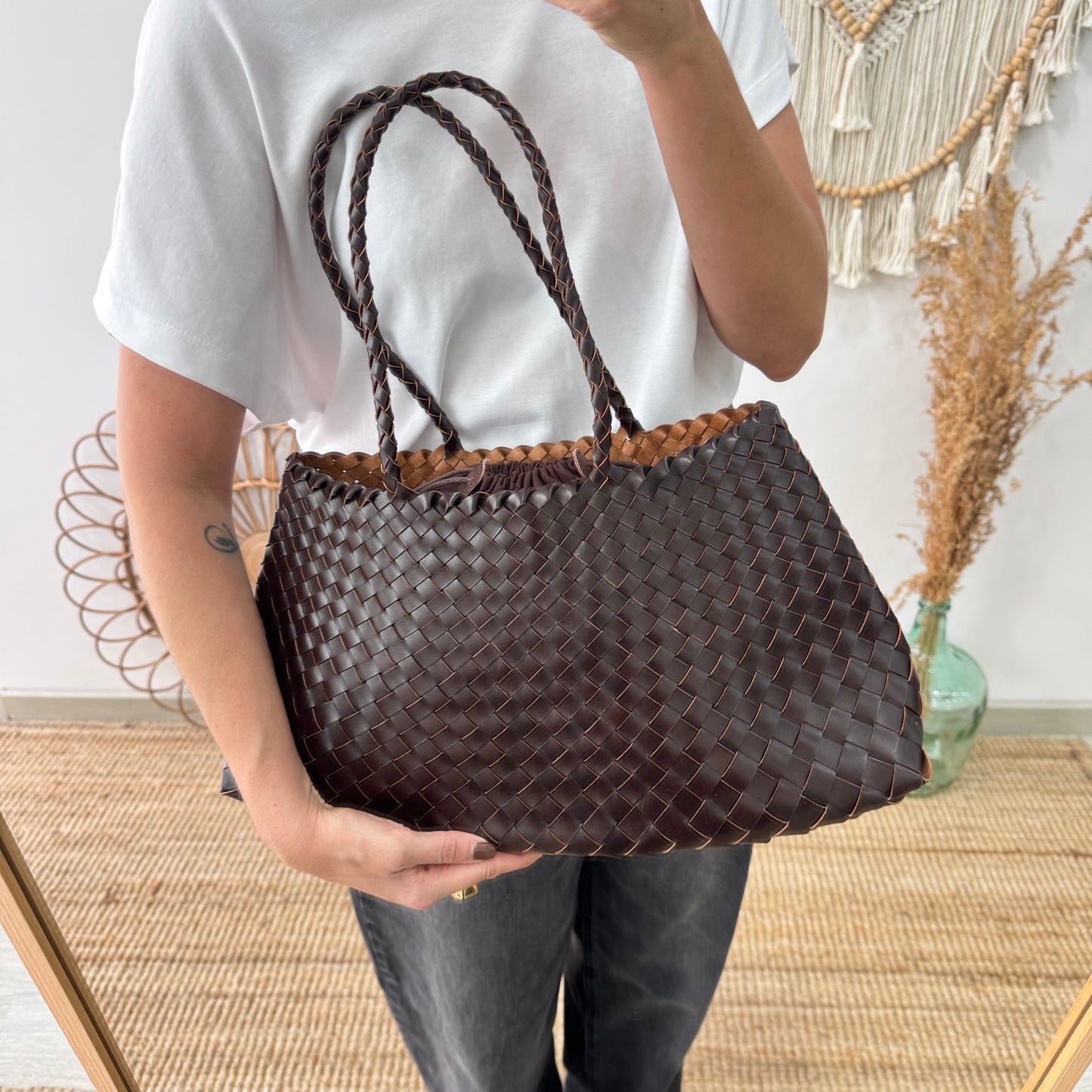 Bolso de piel trenzada trapecio marrón