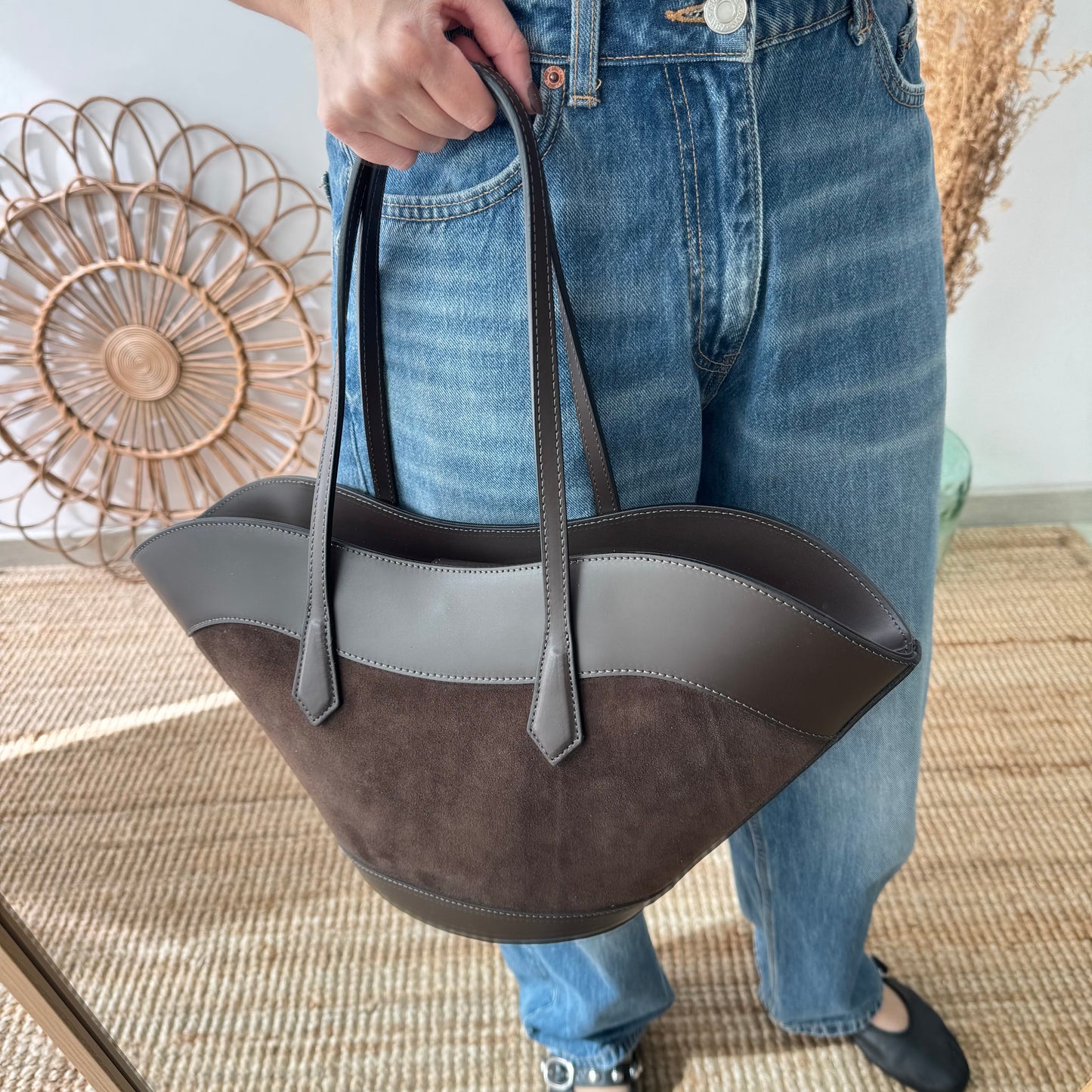 Tote estructurado en piel y serraje marrón chocolate