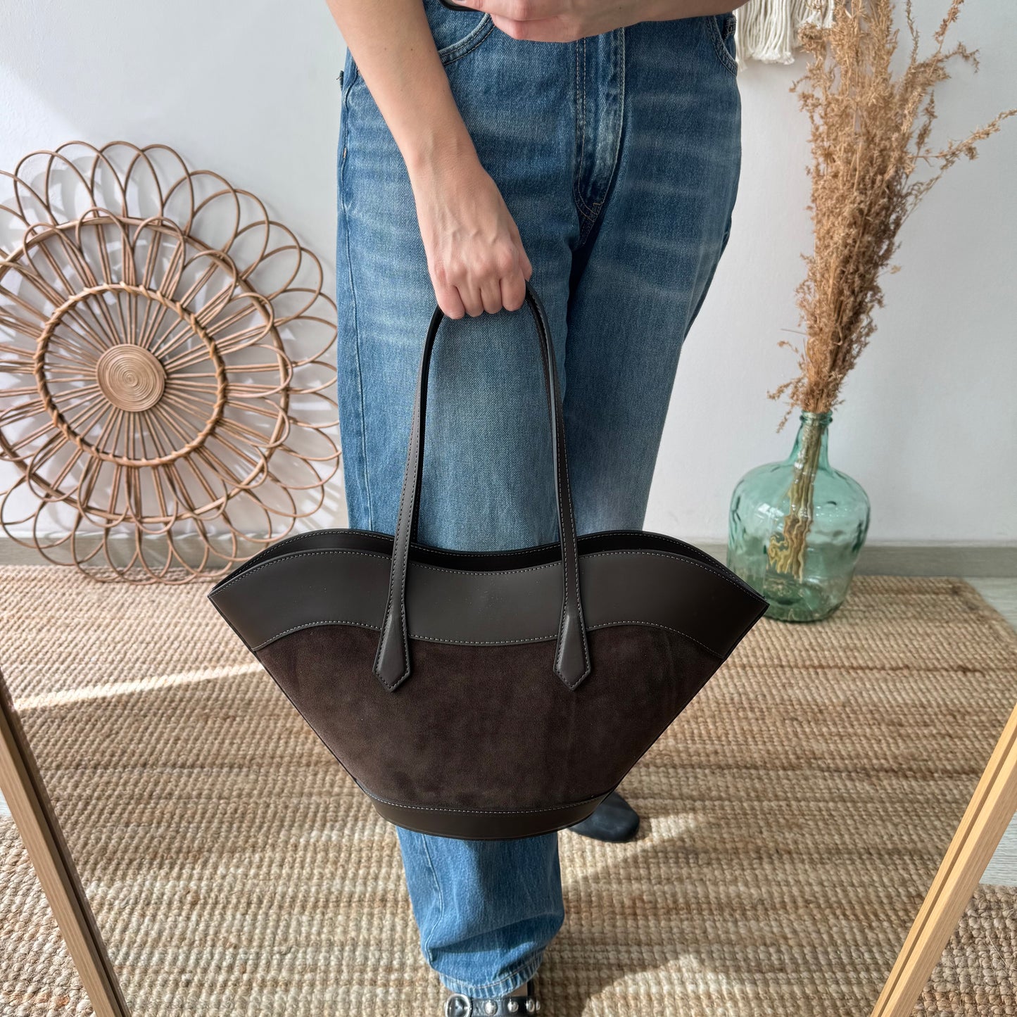 Tote estructurado en piel y serraje marrón chocolate