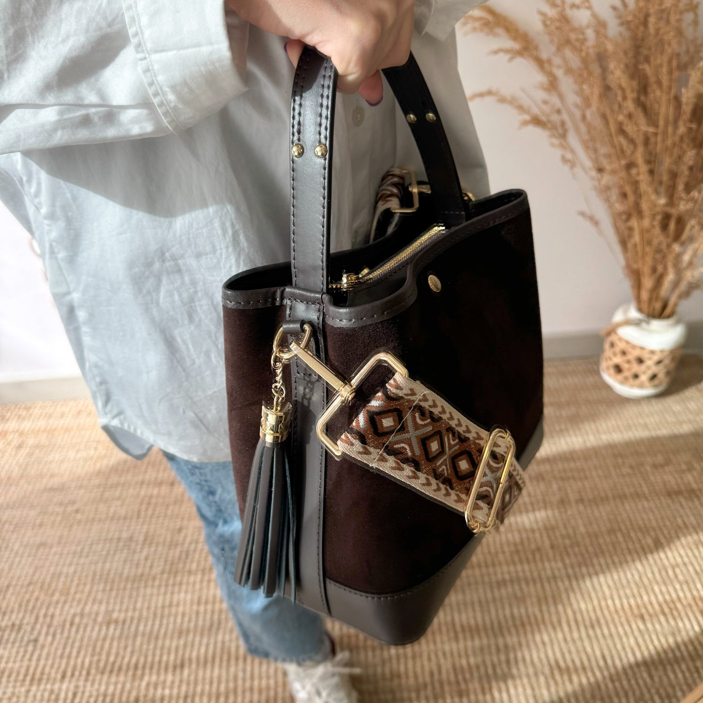 Bolso trapecio combinado serraje y piel marrón