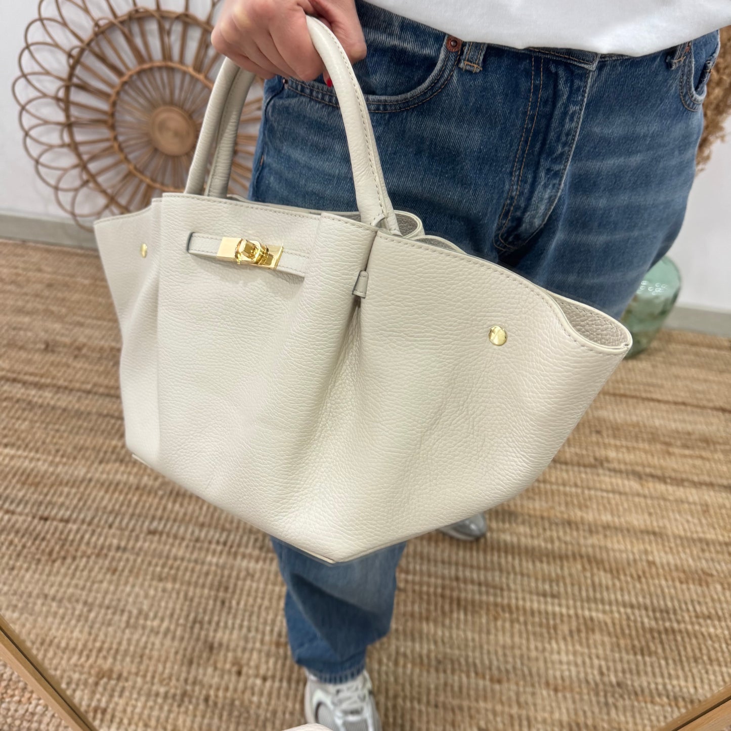 Bolso tote cierre piel beige