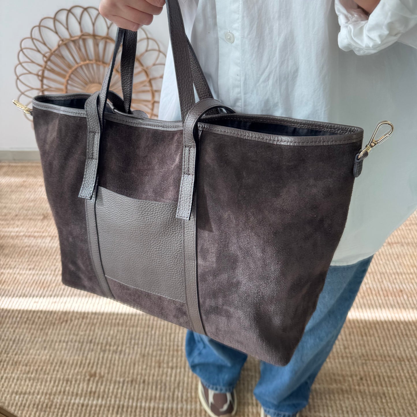 Bolso shopper bolsillo ante y piel marrón