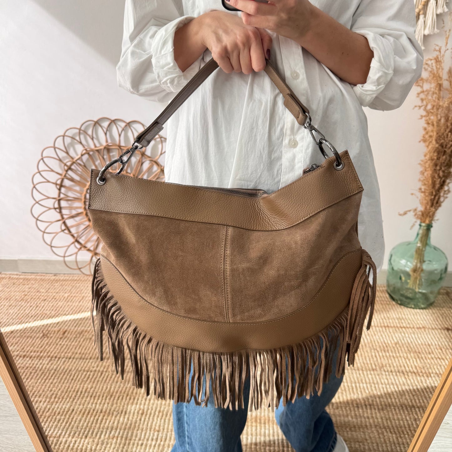 Bolso Hobo de Flecos en Piel y Serraje taupe