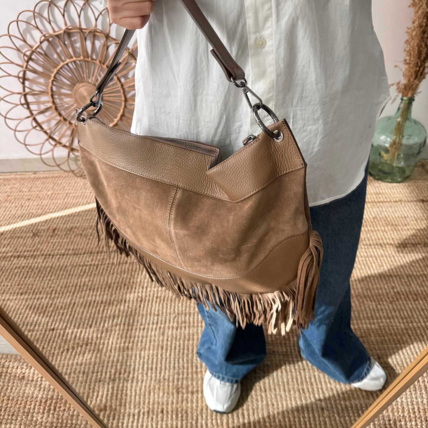 Bolso Hobo de Flecos en Piel y Serraje taupe