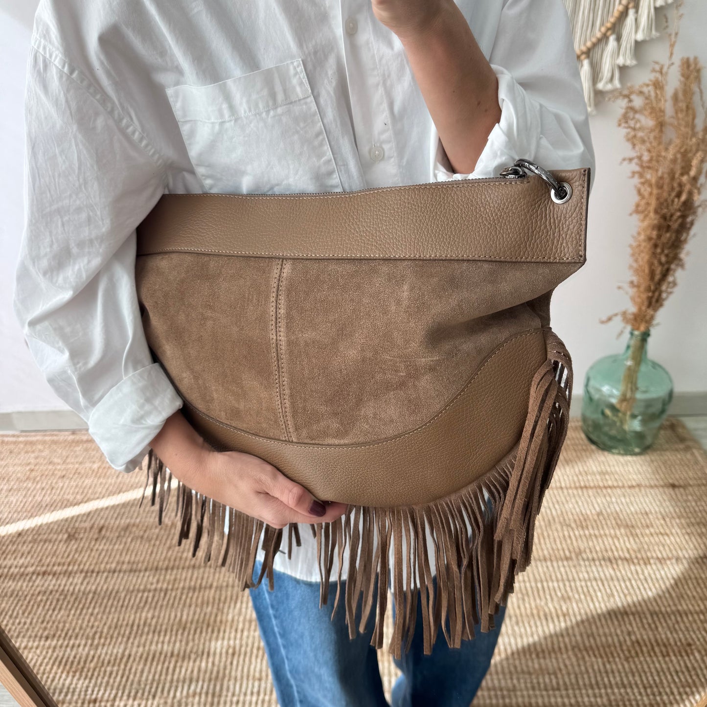Bolso Hobo de Flecos en Piel y Serraje taupe