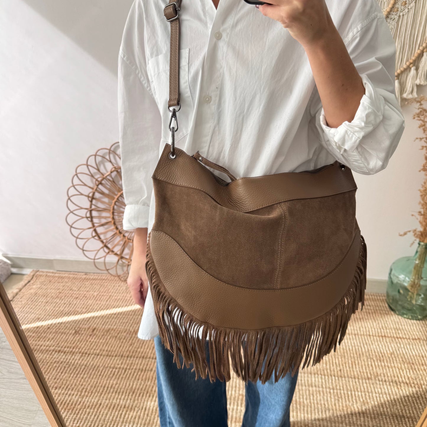 Bolso Hobo de Flecos en Piel y Serraje taupe