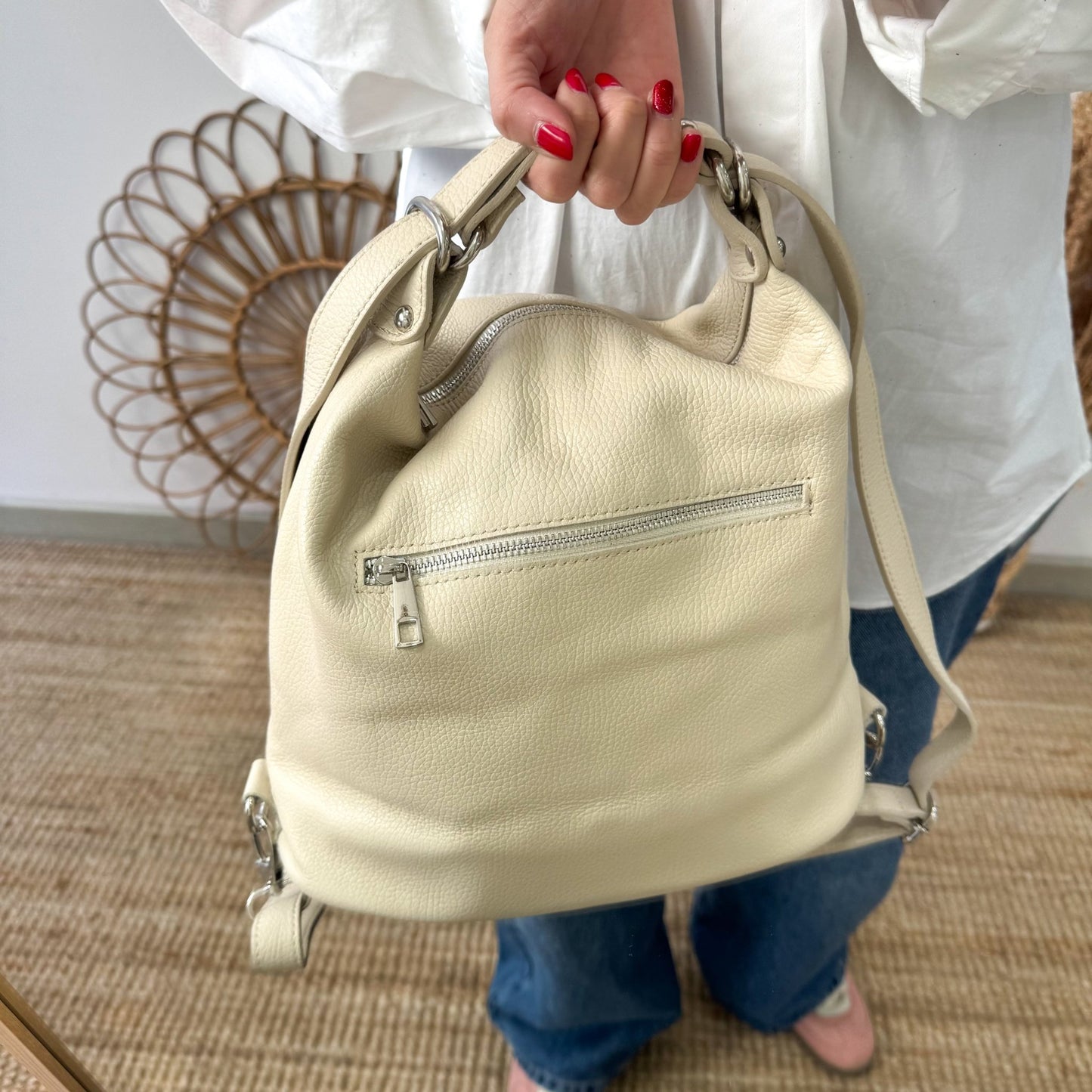 Bolso mochila beige personalizado iniciales bordadas - Bubbleshopbcn