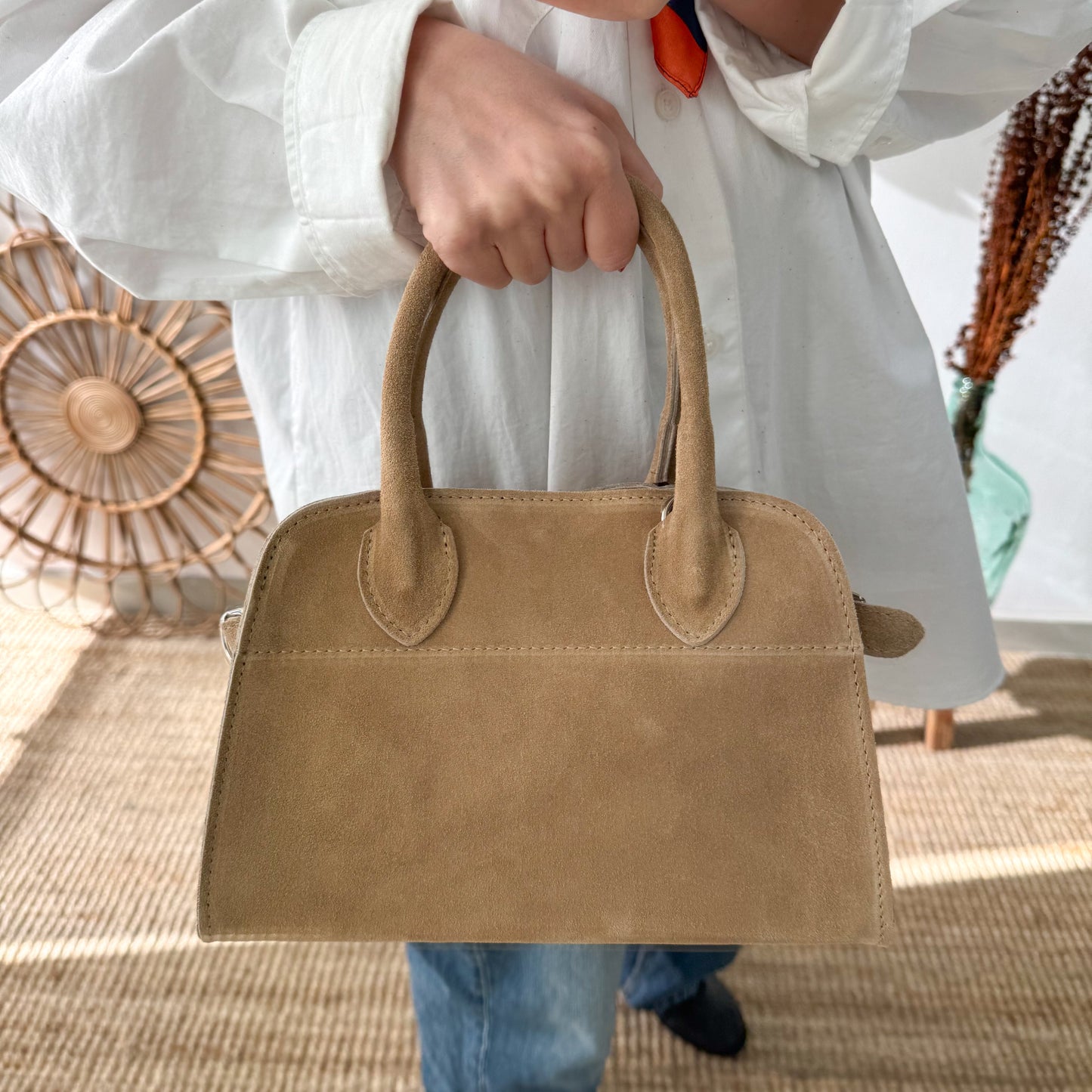 Bolso shopper hebillas pequeño serraje beige