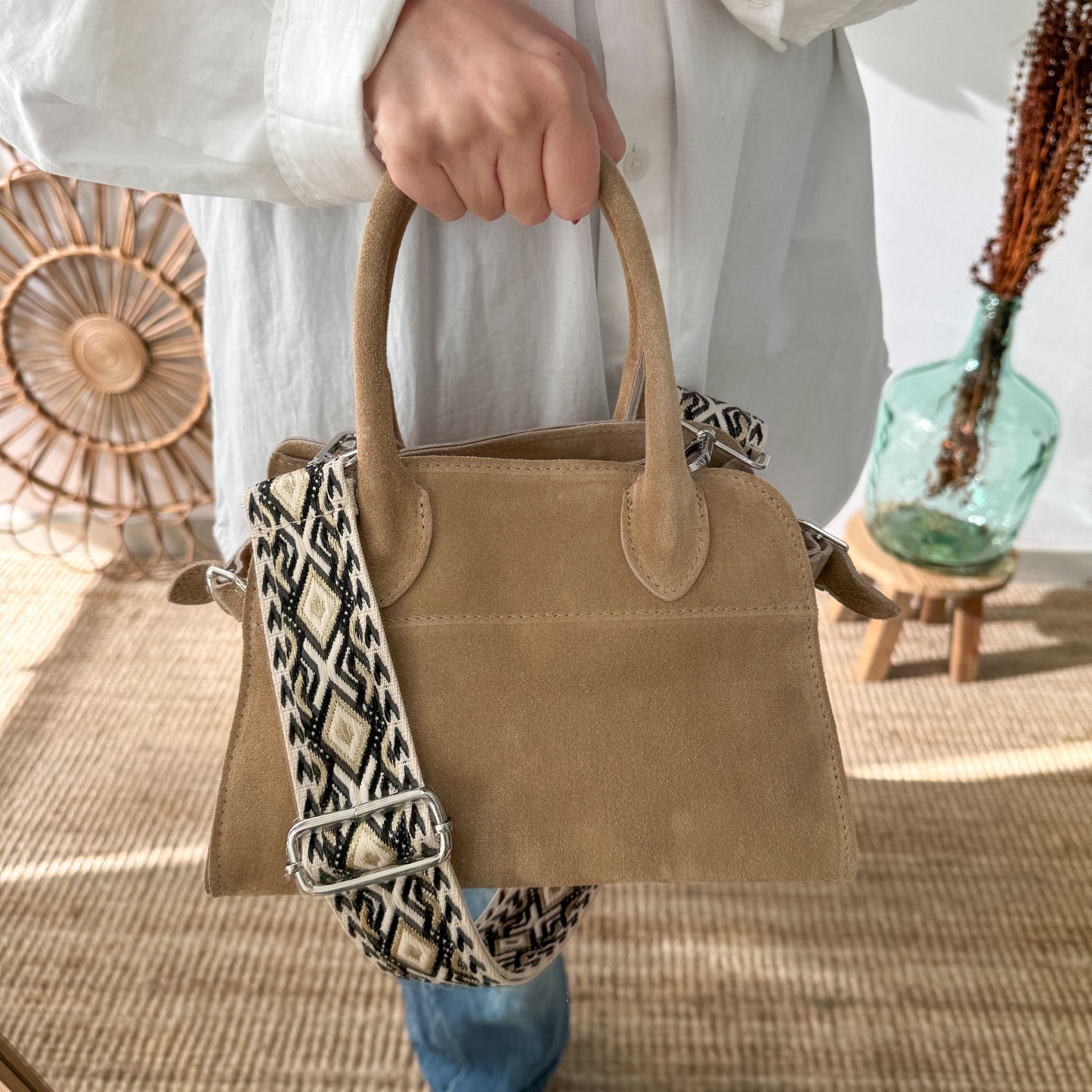 Bolso shopper hebillas pequeño serraje beige