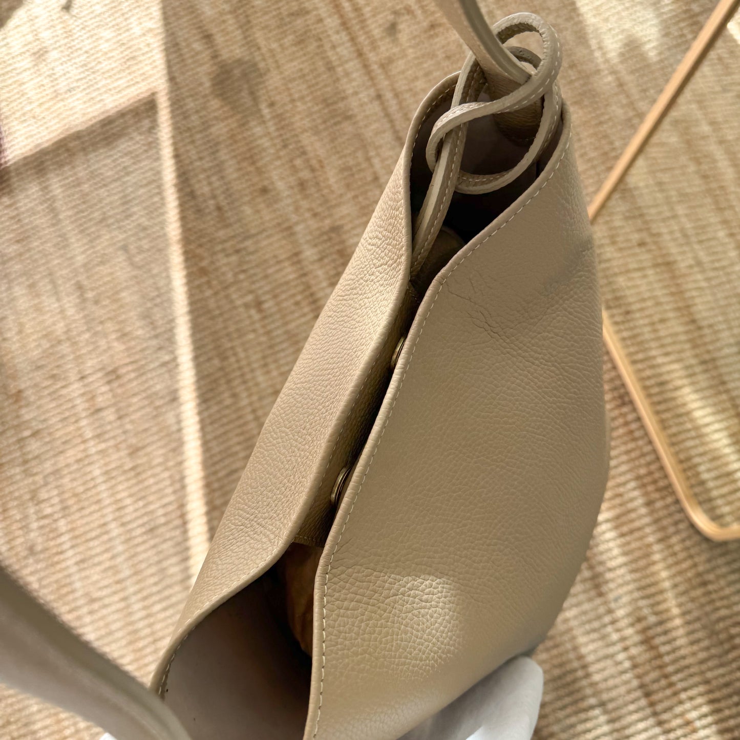 Bolso cubo piel taupe