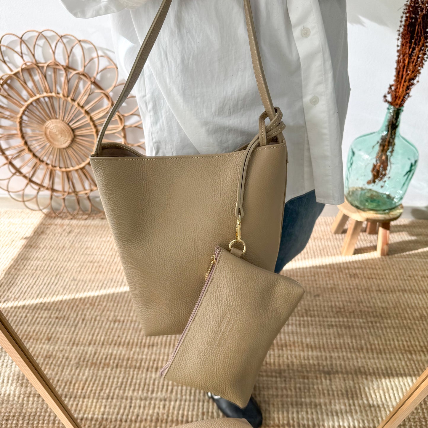 Bolso cubo piel taupe