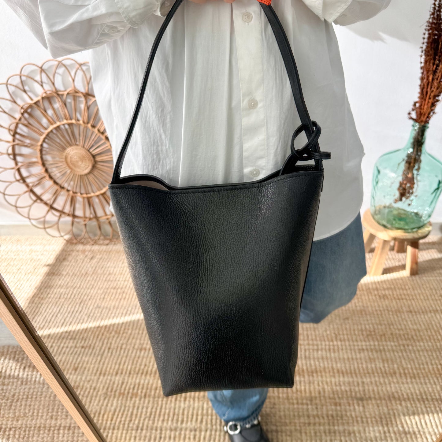 Bolso cubo piel negro