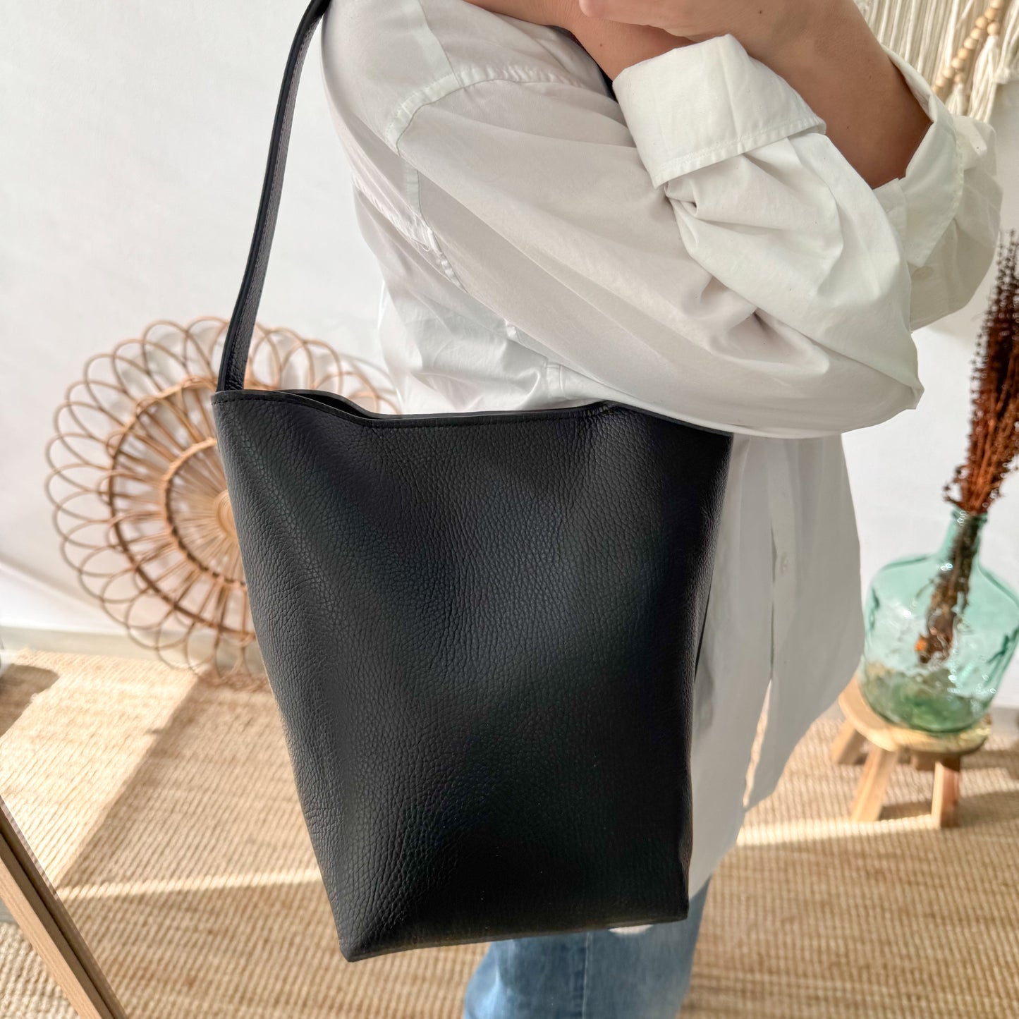 Bolso cubo piel negro