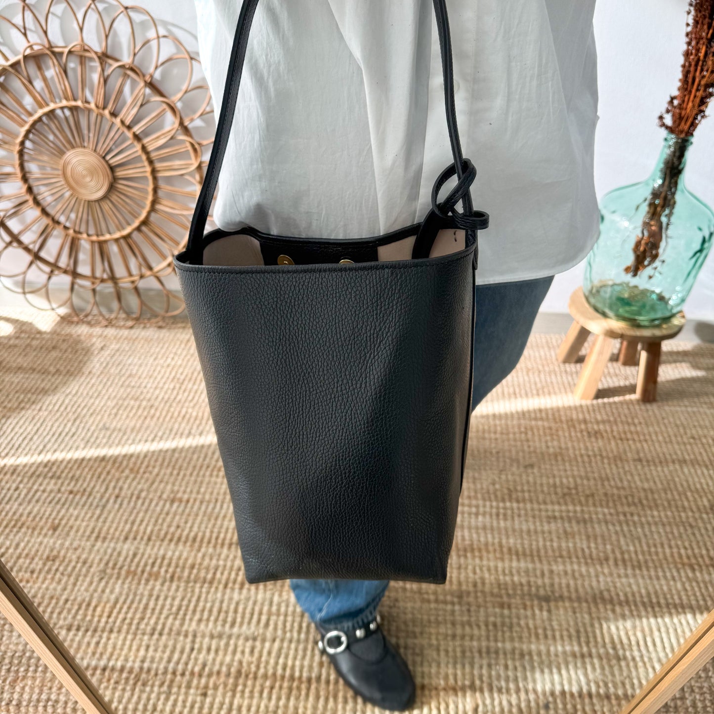 Bolso cubo piel negro