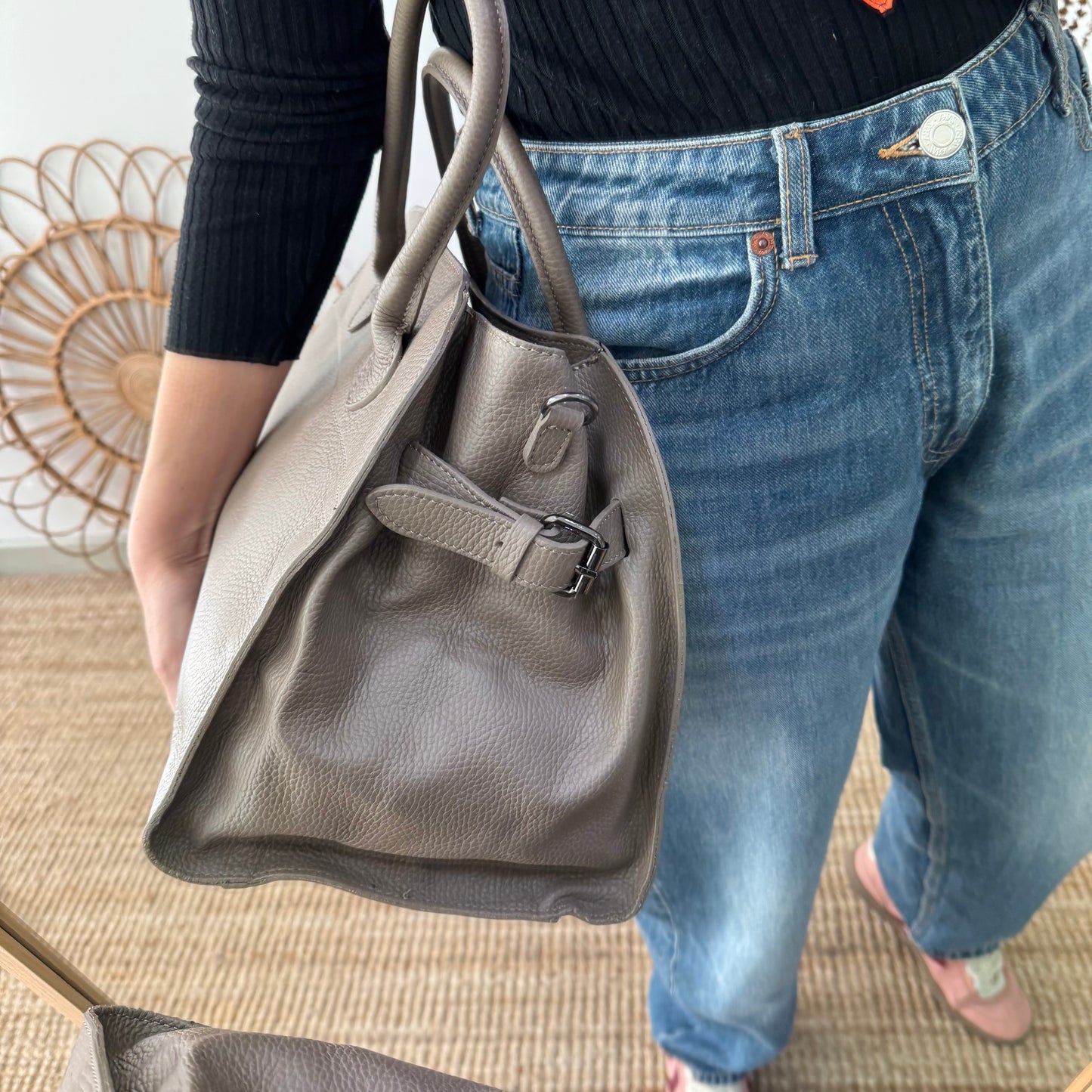 Bolso shopper hebillas piel taupe