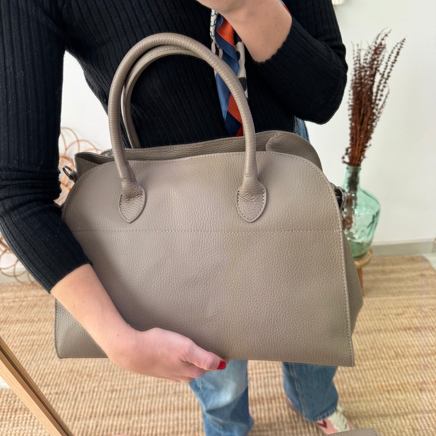 Bolso shopper hebillas piel taupe