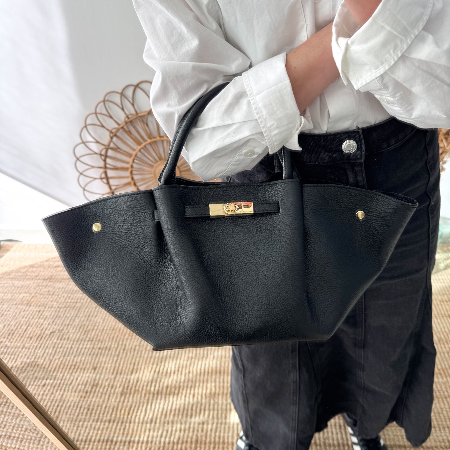 Bolso tote cierre piel negro