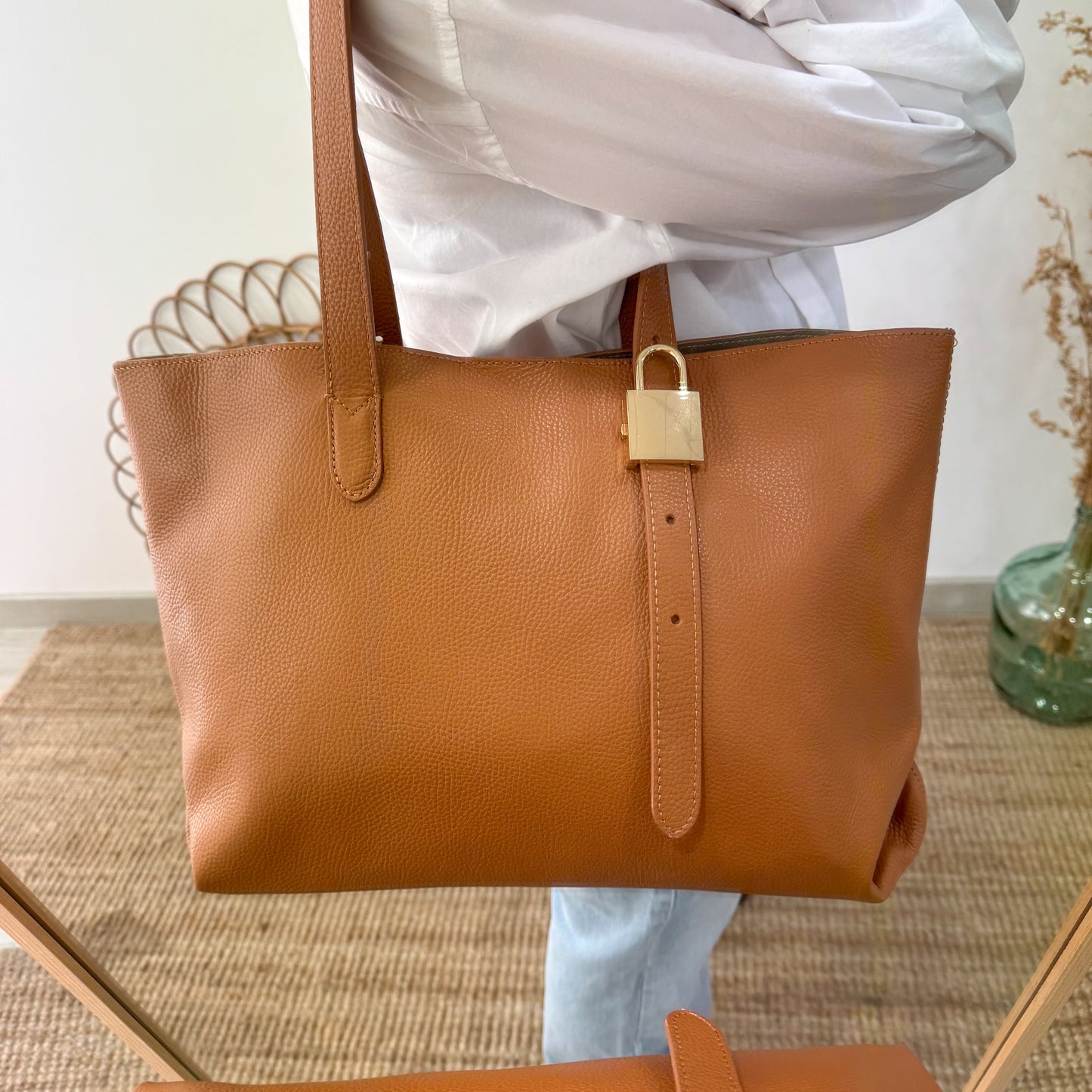 Bolso shopper candado piel camel