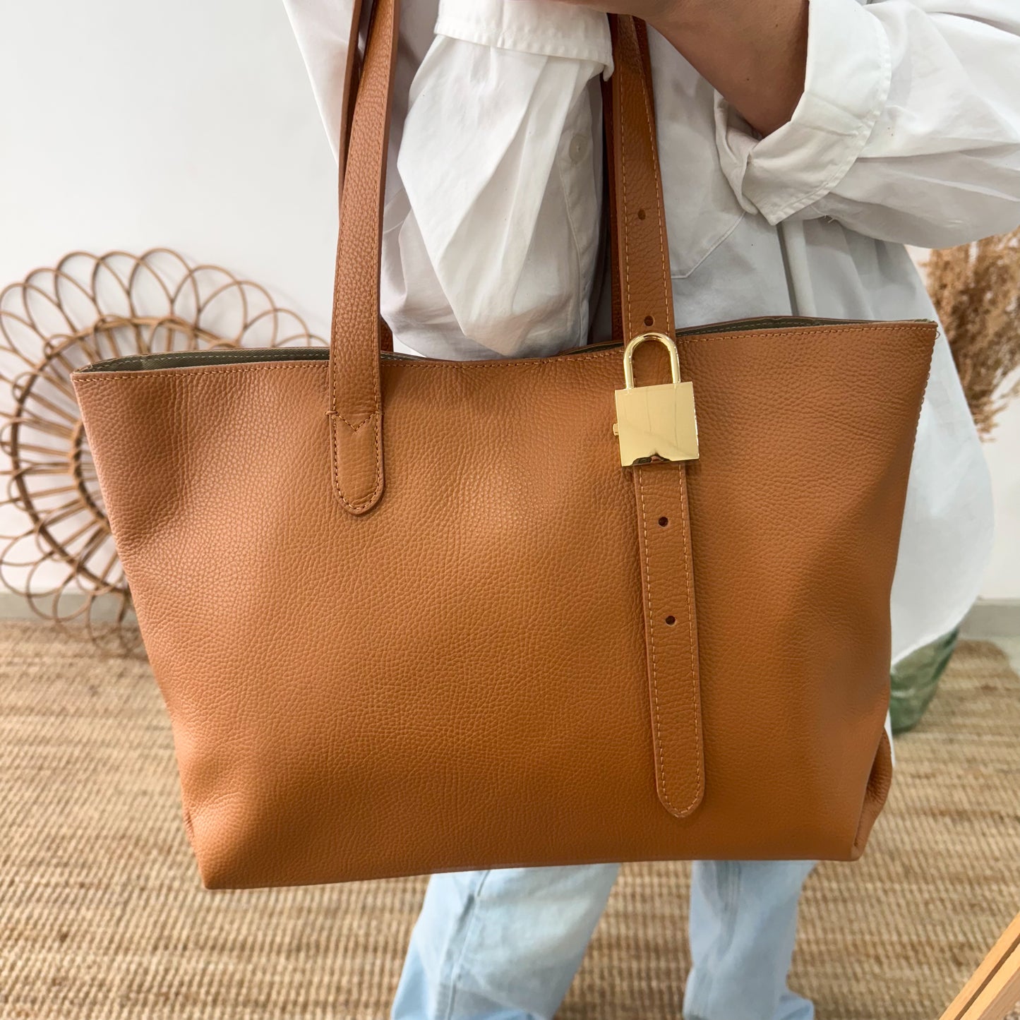 Bolso shopper candado piel camel