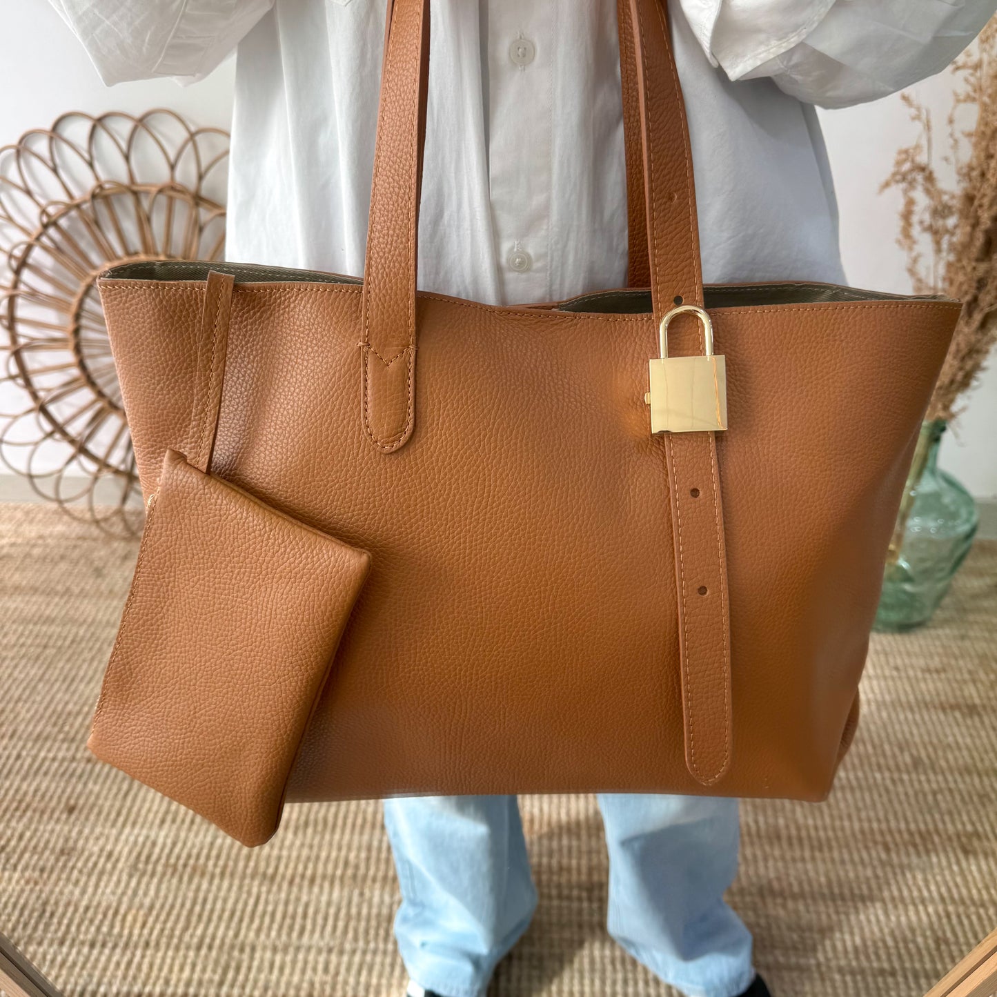 Bolso shopper candado piel camel