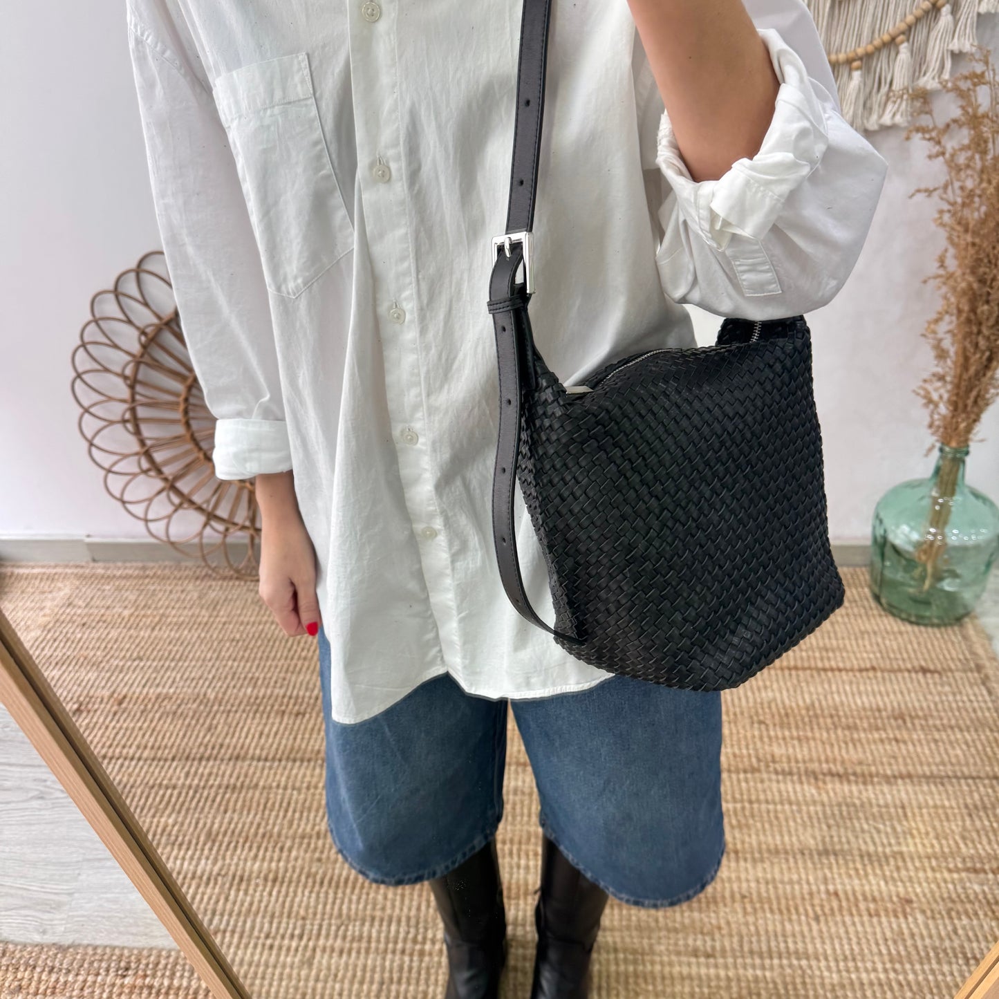 Bolso saco en piel trenzada cremallera negro