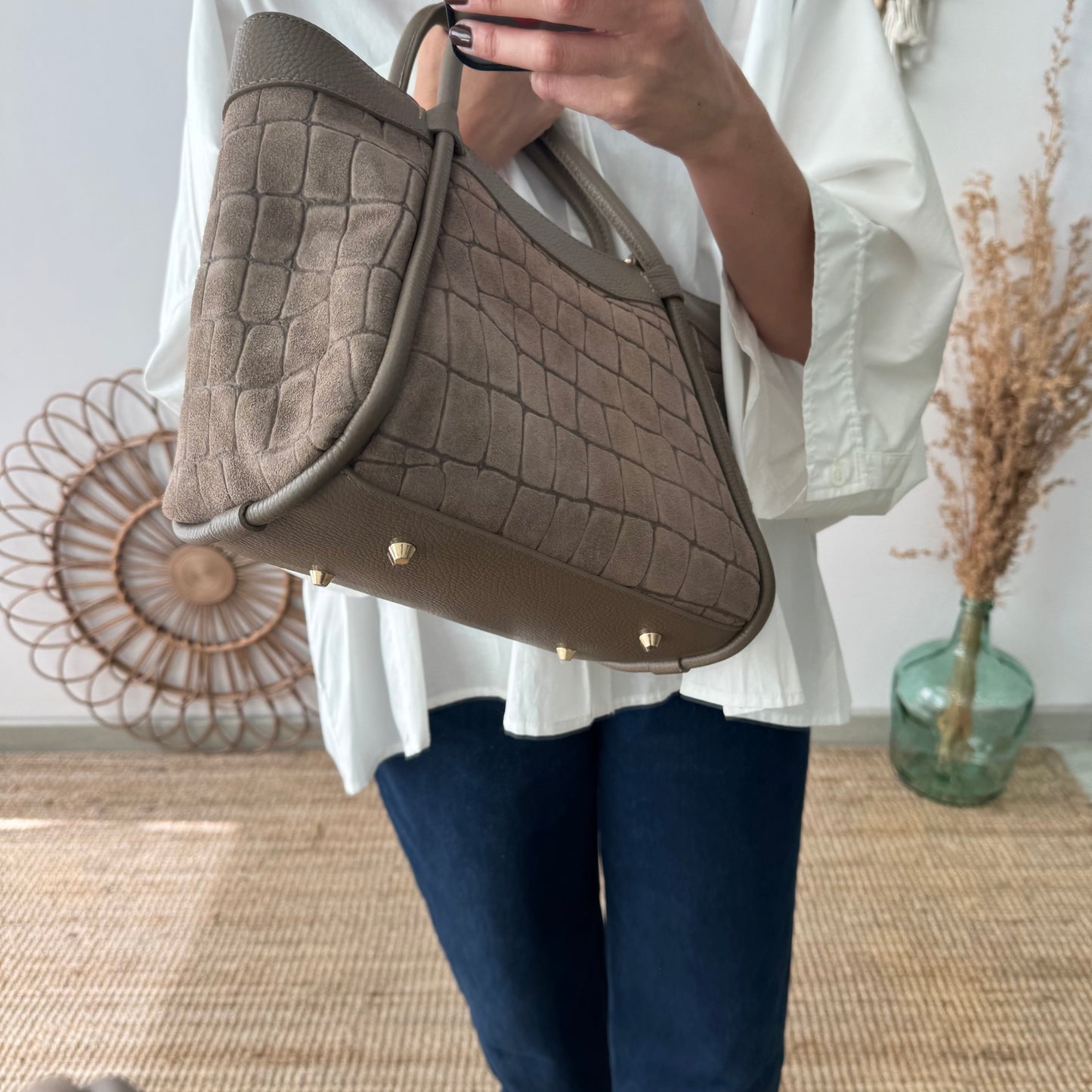 Bolso trapecio serraje y piel taupe