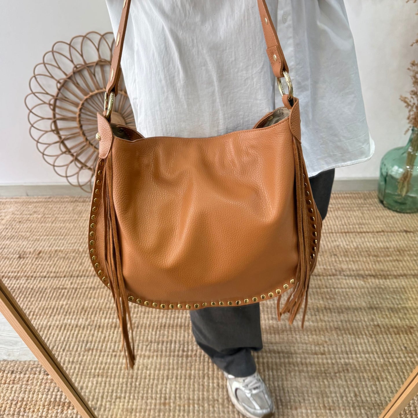 Bolso Hobo tachuelas y Flecos en Piel camel - Bubbleshopbcn