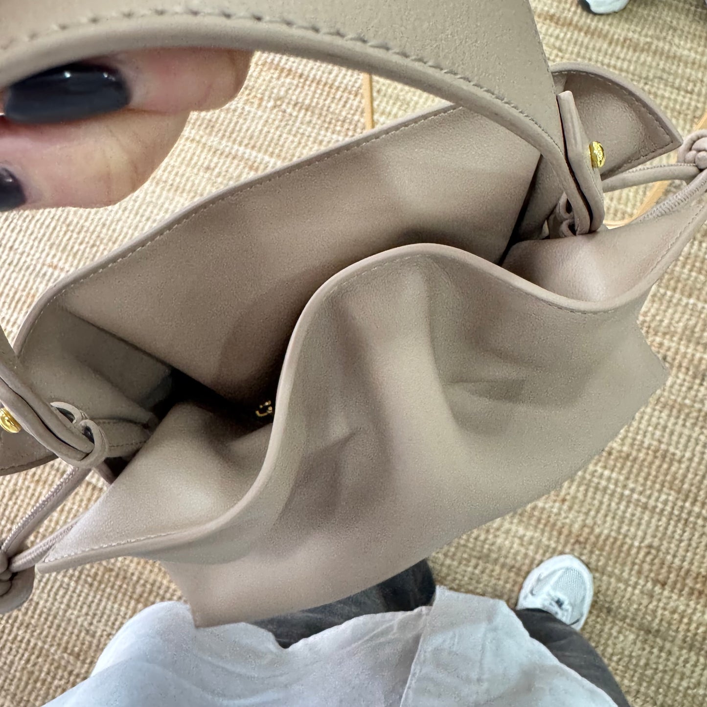 Bolso fruncido piel taupe